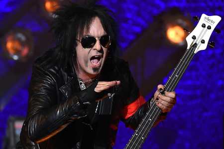 Nikki Sixx 2016 Tour With Mötley Crüe and Aerosmith 